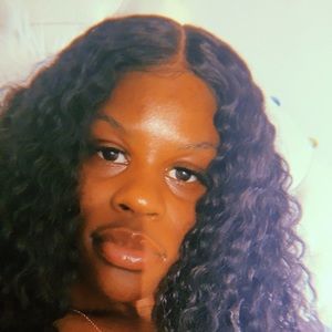 Meet your Posher, Tiara